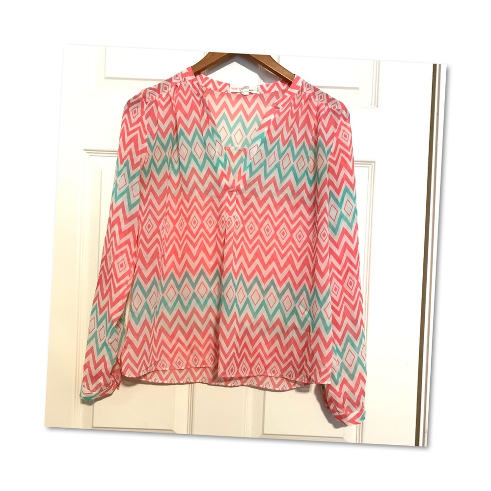 Love tree sheer long sleeves blouse size : small